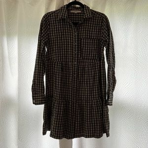 Longsleeve Black and white button up gingham dress with front pocket